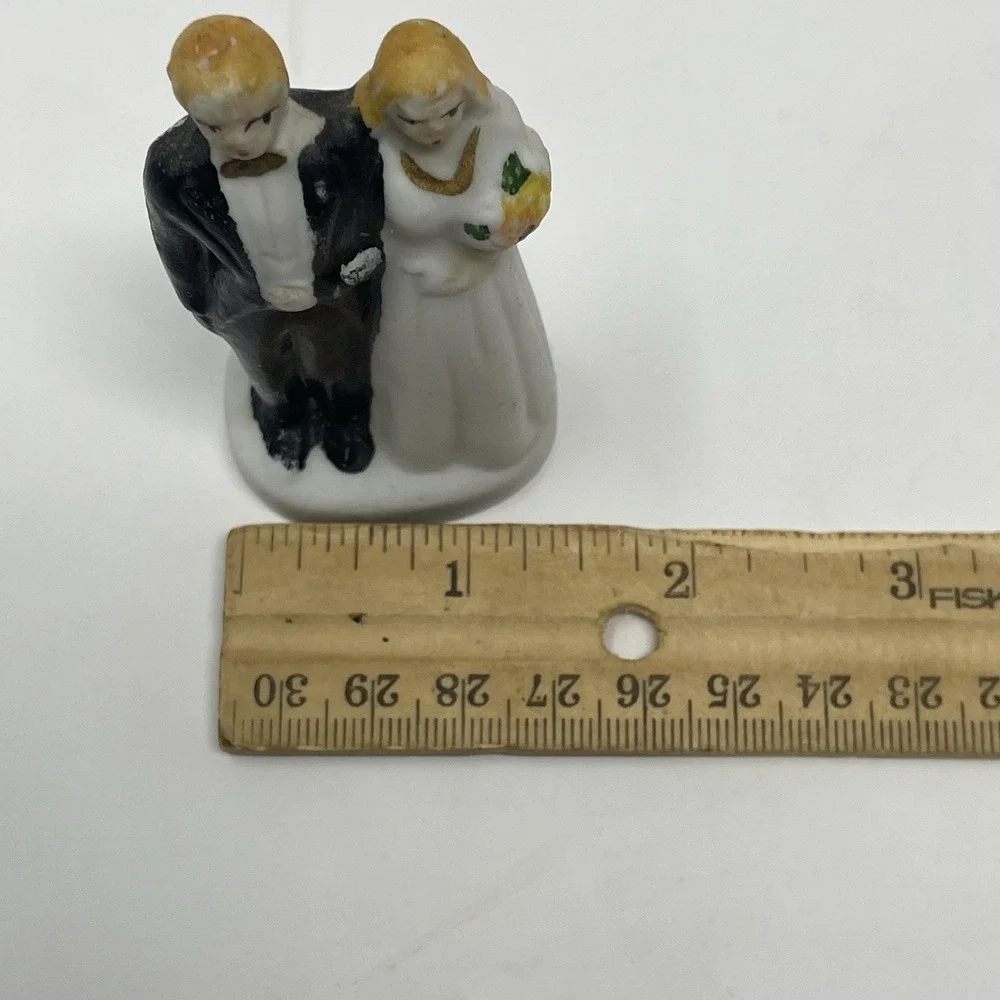 Vintage Bride and Groom‎ Ceramic Wedding Cake Topper Made in Japan Mid-Century